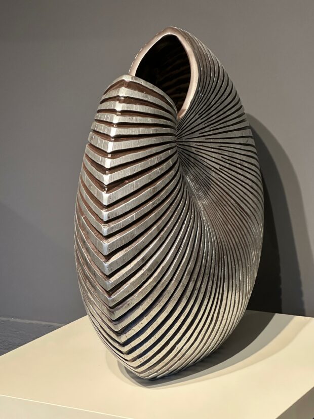Metal Görünümlü Modern Dekoratif Vazo Seti (2'li) - Image 4