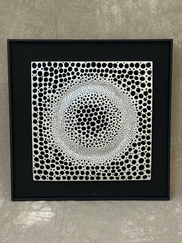 Geometrik Dokuya Sahip 3D Duvar Dekoru – 60x60x4 cm - Image 2