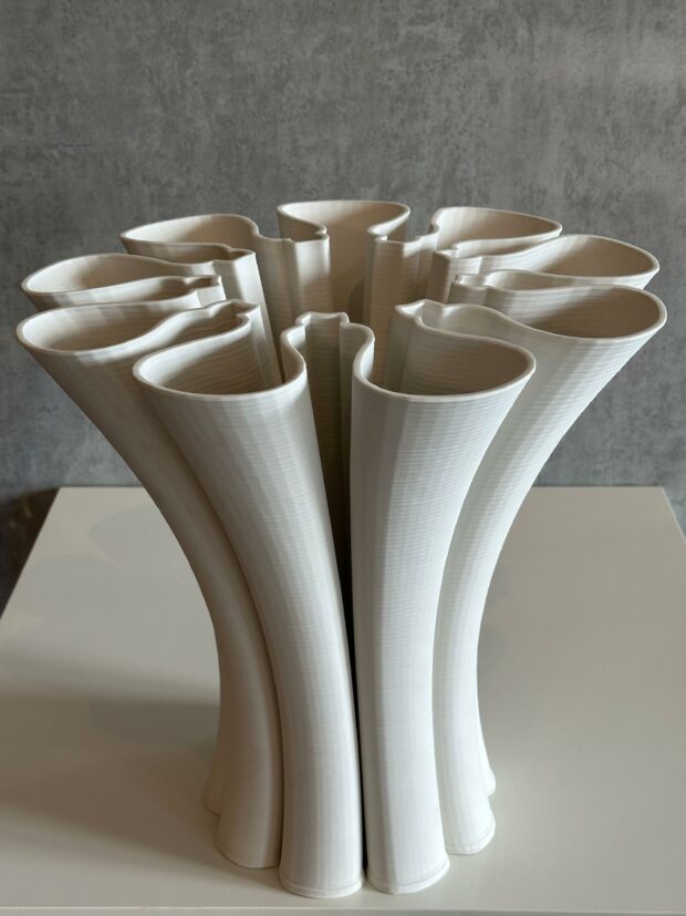 Modern Petal Formlu Seramik Vazo – 77x76x40 cm - Image 2
