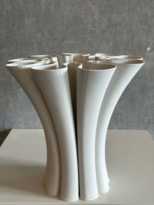 Modern Petal Formlu Seramik Vazo – 77x76x40 cm - Image 4