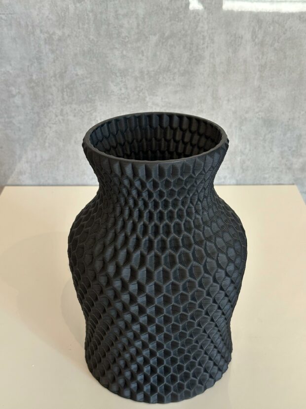Modern Kabartma Desenli Seramik Vazo 19x19x29cm - Image 5