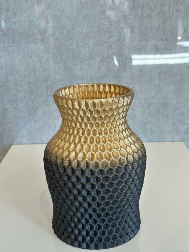 Modern Kabartma Desenli Seramik Vazo 19x19x29cm - Image 6