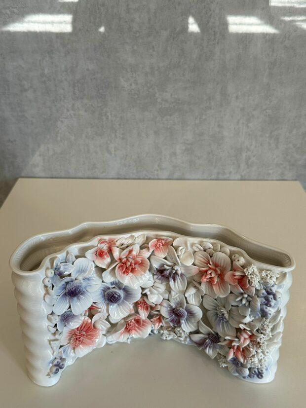 Floral Rölyef Seramik Vazo – 29 x 13 x 17 cm - Image 5