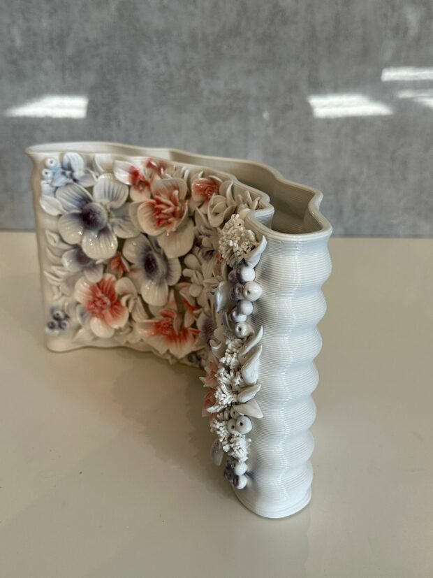 Floral Rölyef Seramik Vazo – 29 x 13 x 17 cm - Image 3