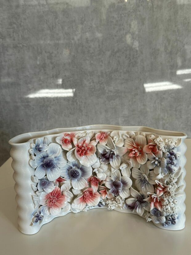 Floral Rölyef Seramik Vazo – 29 x 13 x 17 cm - Image 4