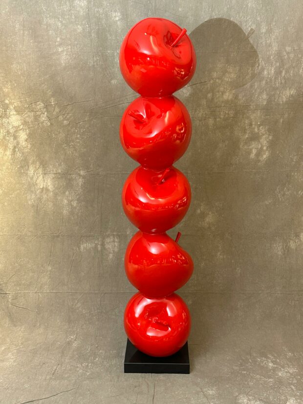 Pop Art Dokunuşuyla Şekillenen Heykel: 5’li Kırmızı Elma Figürü (40x40x183 cm) - Image 3