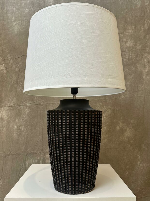 Siyah Desenli Polyresin Masa Lambası – 28x28x51 cm - Image 3