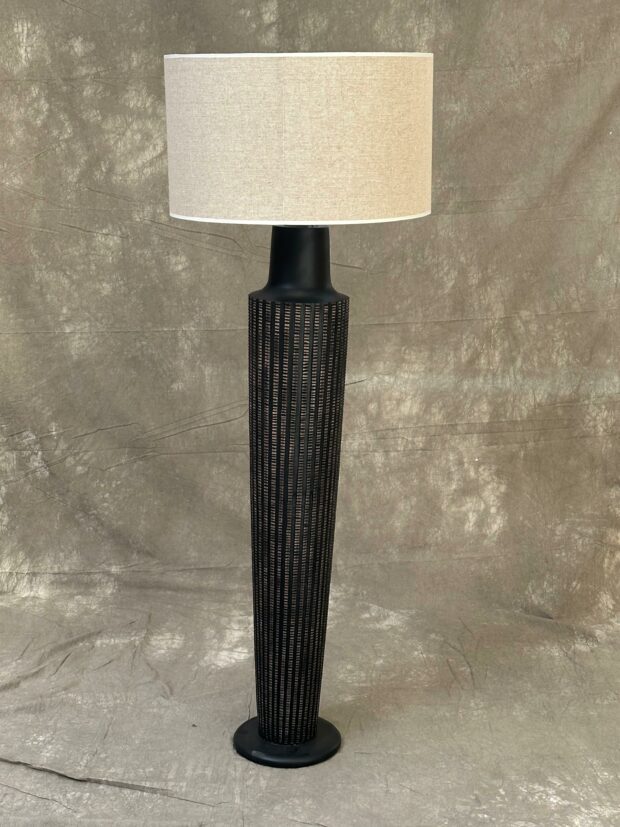 Modern Siluet Polyresin Yer Lambası – 25x25x129 cm - Image 2