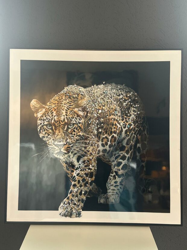 "Leopar Zarafeti" Taş İşlemeli Kanvas Tablo – 84x84 cm - Image 2